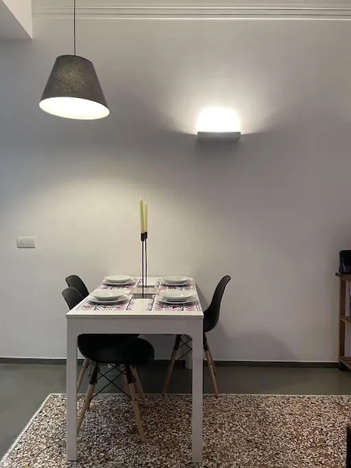Cozy Apartment Near The Colosseum Rome